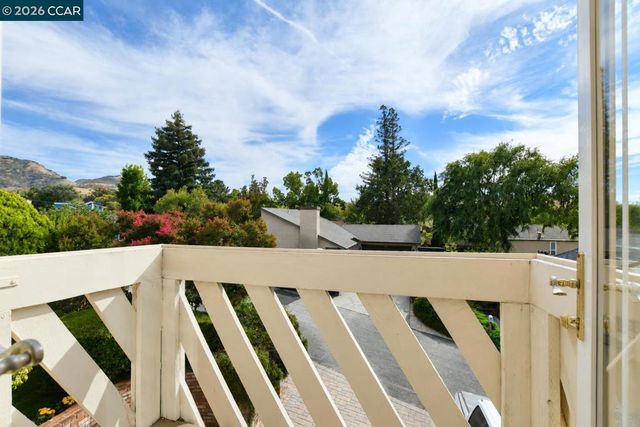 1325 New Hampshire Dr, Concord, CA 94521