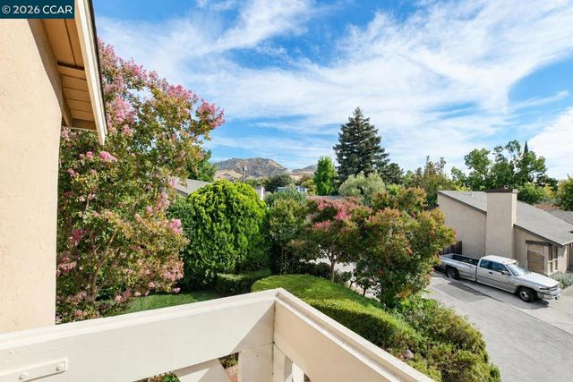 1325 New Hampshire Dr, Concord, CA 94521