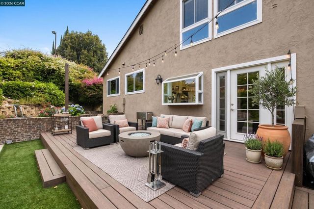 1325 New Hampshire Dr, Concord, CA 94521