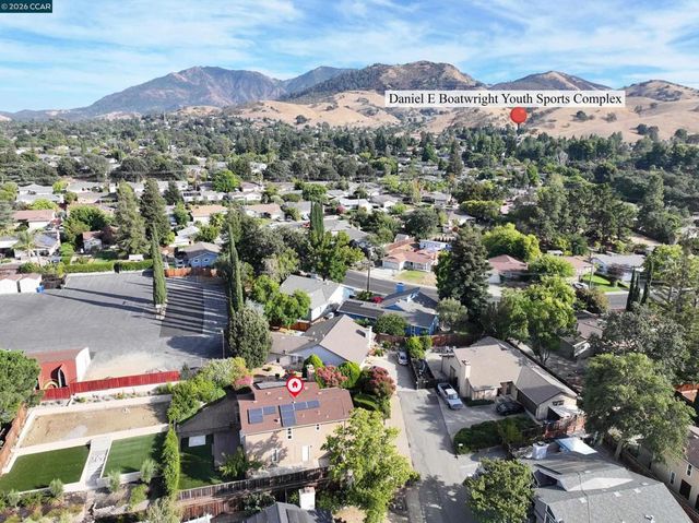 1325 New Hampshire Dr, Concord, CA 94521