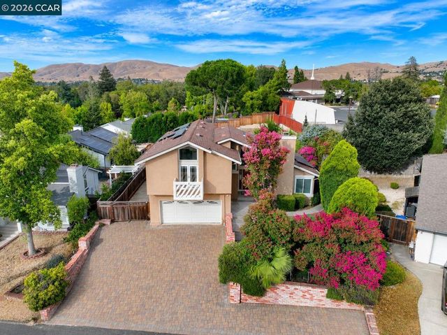 1325 New Hampshire Dr, Concord, CA 94521