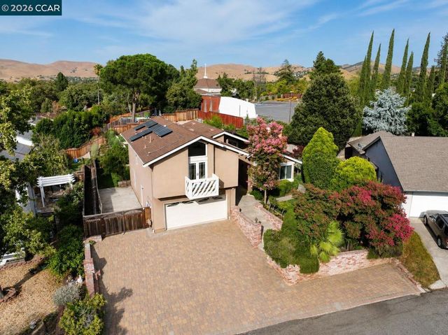 1325 New Hampshire Dr, Concord, CA 94521