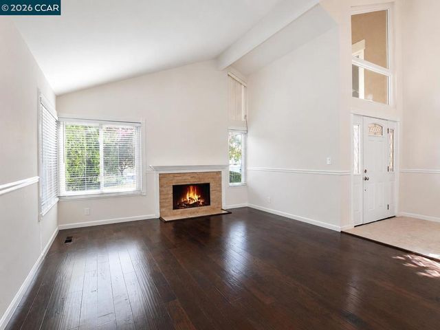 1325 New Hampshire Dr, Concord, CA 94521