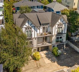 1917 8th Avenue W #B, Seattle, WA 98119