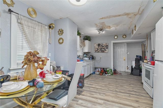 4216 college Avenue, Kansas City, MO 64130