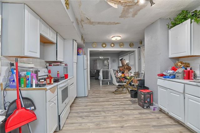 4216 college Avenue, Kansas City, MO 64130