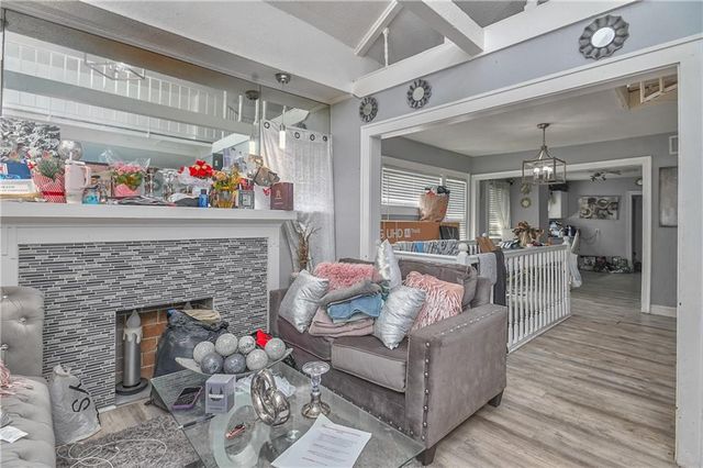 4216 college Avenue, Kansas City, MO 64130