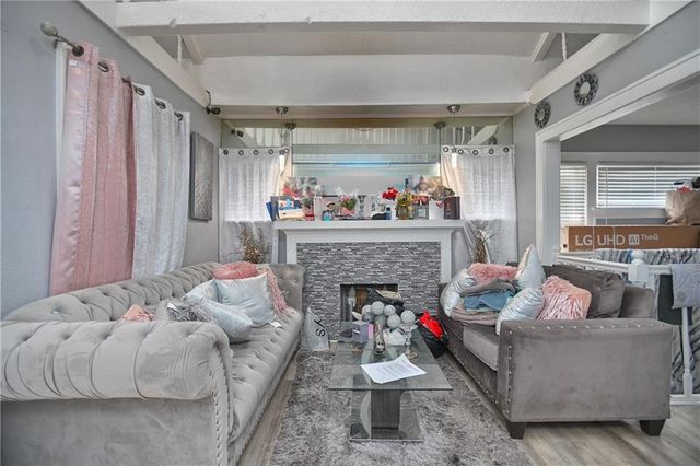 4216 college Avenue, Kansas City, MO 64130