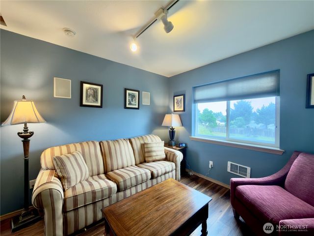 189 N Razor Clam Drive SW, Ocean Shores, WA 98569