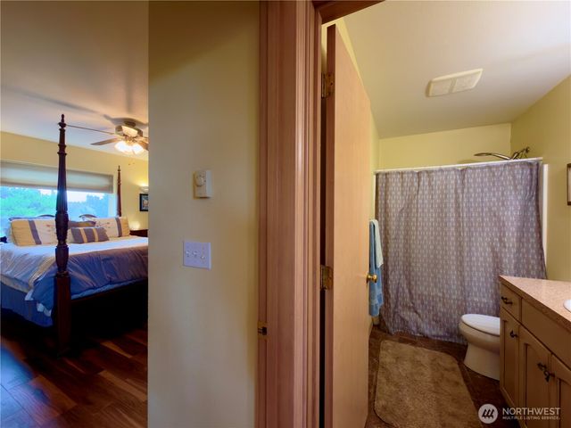 189 N Razor Clam Drive SW, Ocean Shores, WA 98569