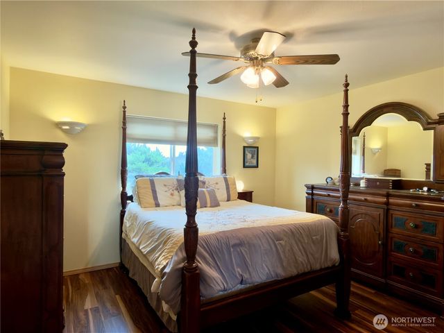 189 N Razor Clam Drive SW, Ocean Shores, WA 98569