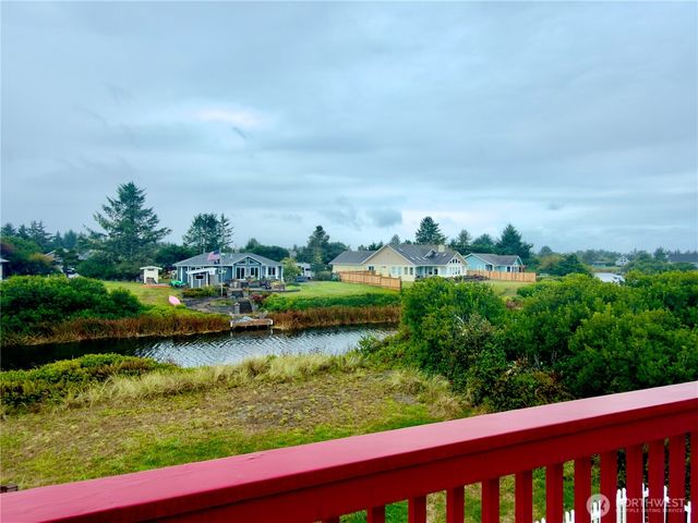 189 N Razor Clam Drive SW, Ocean Shores, WA 98569