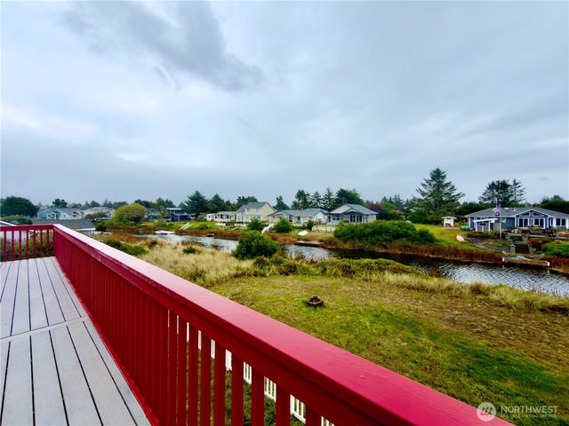 189 N Razor Clam Drive SW, Ocean Shores, WA 98569