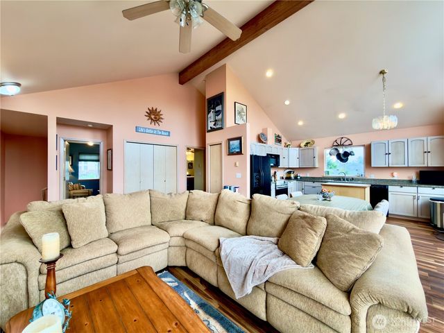 189 N Razor Clam Drive SW, Ocean Shores, WA 98569