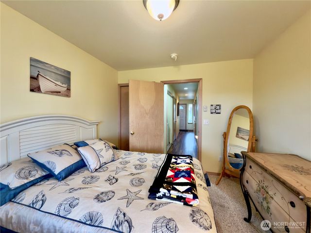 189 N Razor Clam Drive SW, Ocean Shores, WA 98569