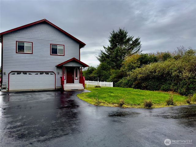 189 N Razor Clam Drive SW, Ocean Shores, WA 98569