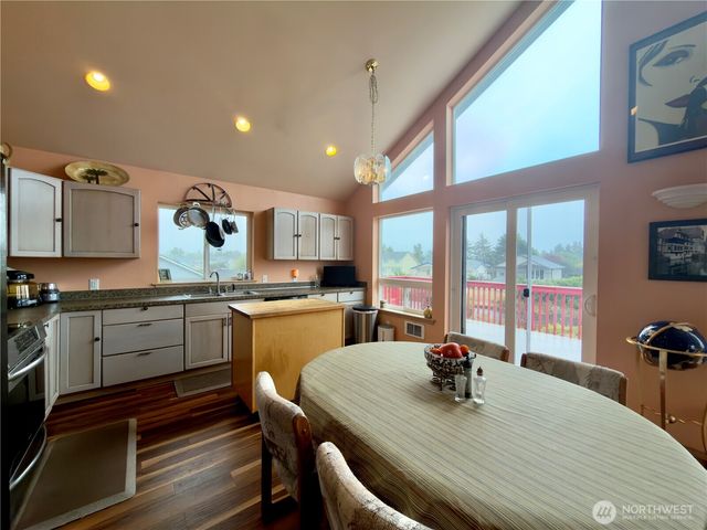 189 N Razor Clam Drive SW, Ocean Shores, WA 98569