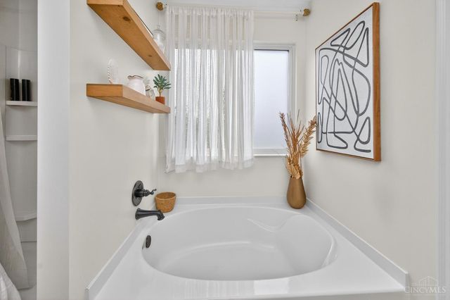 4287 Hunting Hawk Drive, Turtle Creek Twp, OH 45036