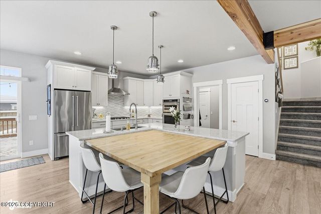 5668 Big Bend Loop, Anchorage, AK 99502