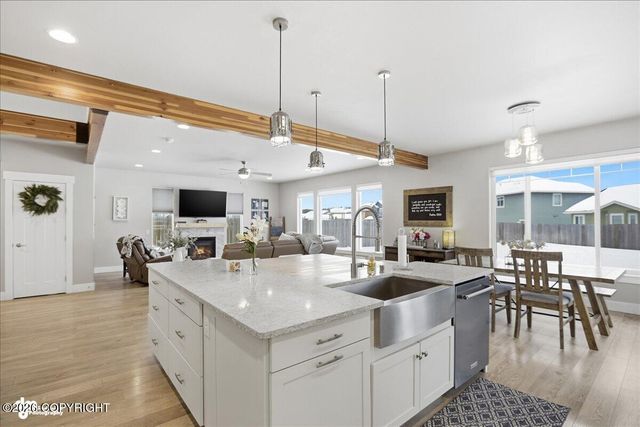 5668 Big Bend Loop, Anchorage, AK 99502