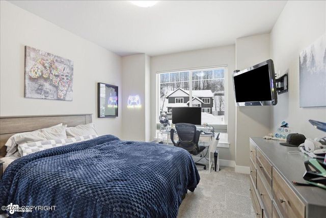 5668 Big Bend Loop, Anchorage, AK 99502