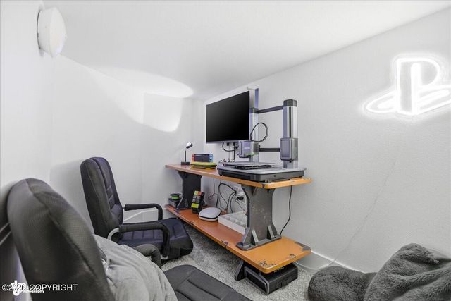 5668 Big Bend Loop, Anchorage, AK 99502