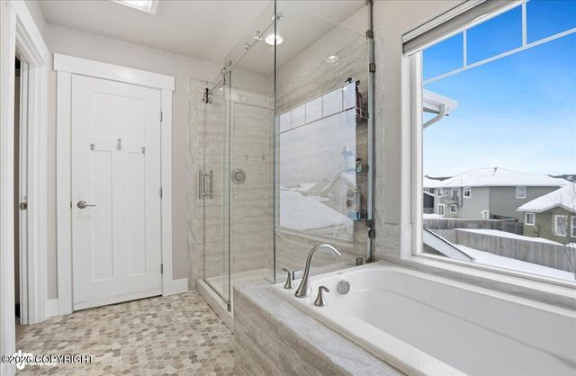 5668 Big Bend Loop, Anchorage, AK 99502