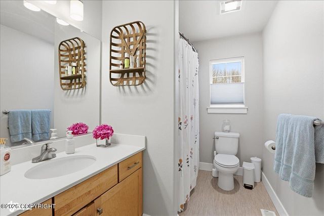 5668 Big Bend Loop, Anchorage, AK 99502