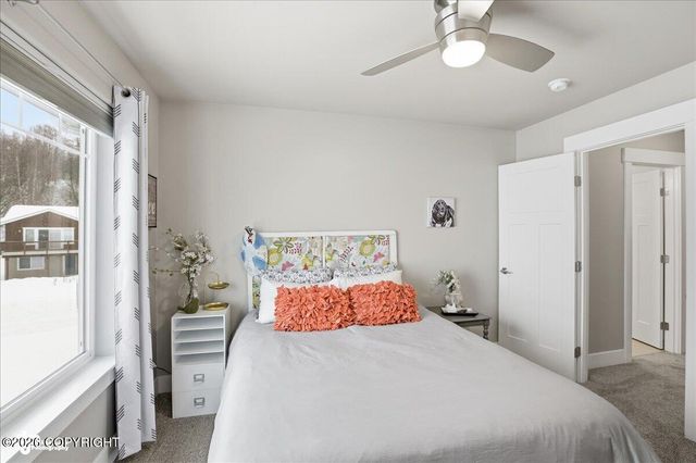 5668 Big Bend Loop, Anchorage, AK 99502