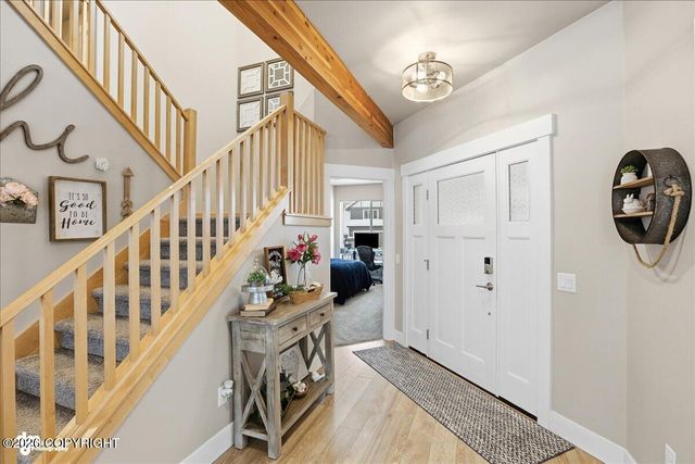 5668 Big Bend Loop, Anchorage, AK 99502