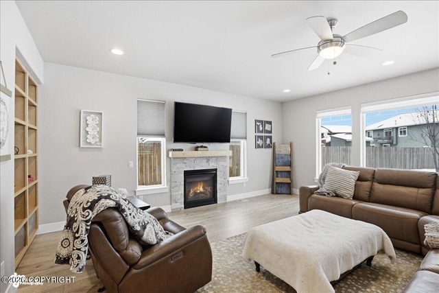 5668 Big Bend Loop, Anchorage, AK 99502