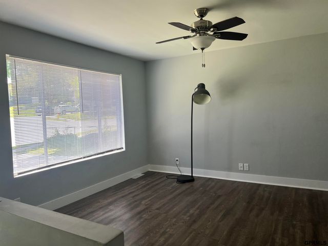 14172 N Street, Omaha, NE 68137