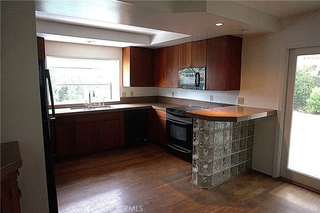 9281 Woodcrest, Huntington Beach, CA 92646
