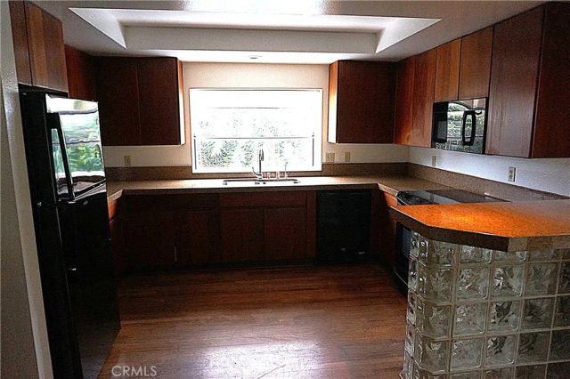 9281 Woodcrest, Huntington Beach, CA 92646
