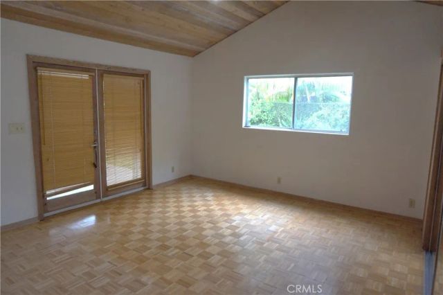 9281 Woodcrest, Huntington Beach, CA 92646