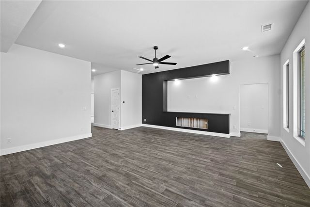 4741 W Planetree Street, Fayetteville, AR 72704