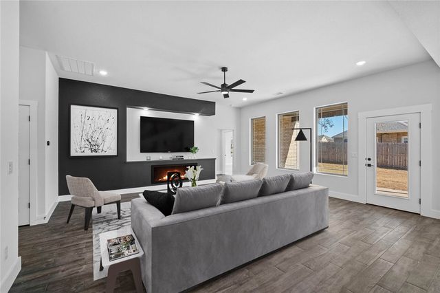 4741 W Planetree Street, Fayetteville, AR 72704