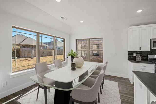 4741 W Planetree Street, Fayetteville, AR 72704