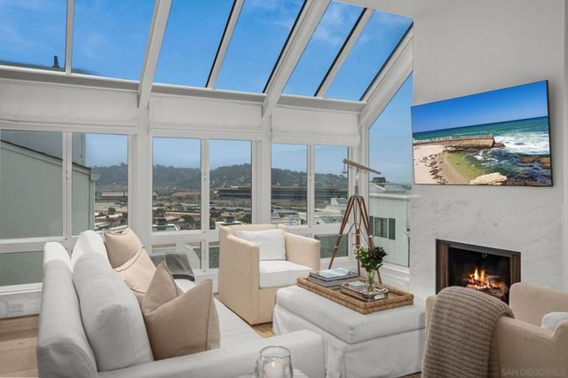 365 Shoemaker Lane, Solana Beach, CA 92075