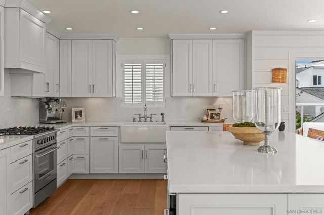 365 Shoemaker Lane, Solana Beach, CA 92075