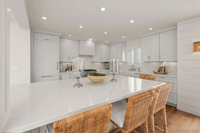 365 Shoemaker Lane, Solana Beach, CA 92075