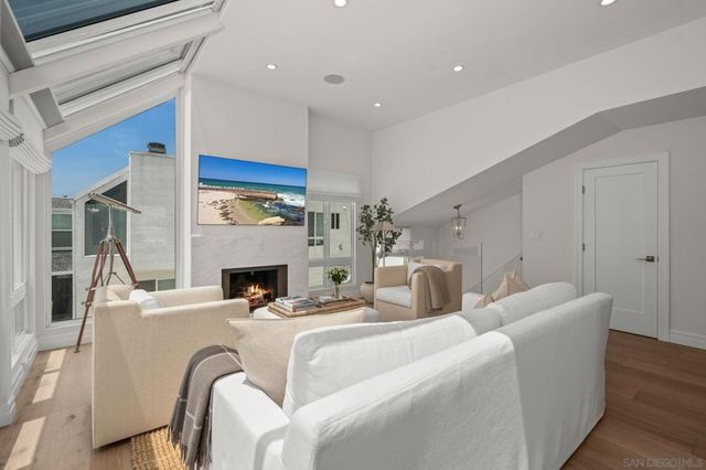 365 Shoemaker Lane, Solana Beach, CA 92075