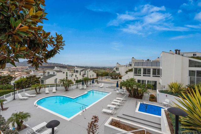 365 Shoemaker Lane, Solana Beach, CA 92075