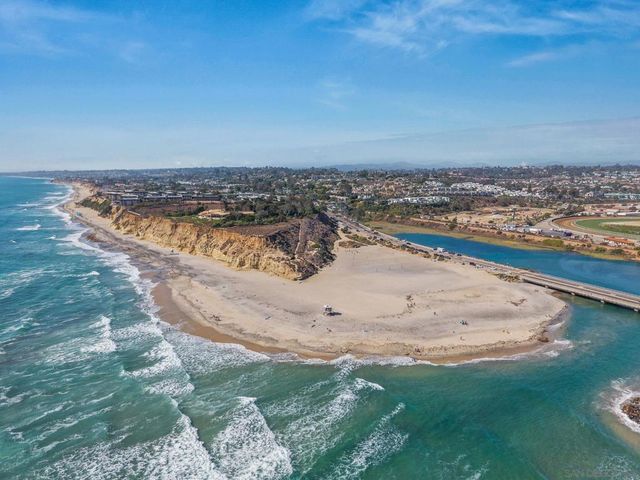365 Shoemaker Lane, Solana Beach, CA 92075
