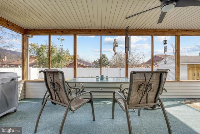 118 MOUNTAIN VIEW DRIVE, Enola, PA 17025