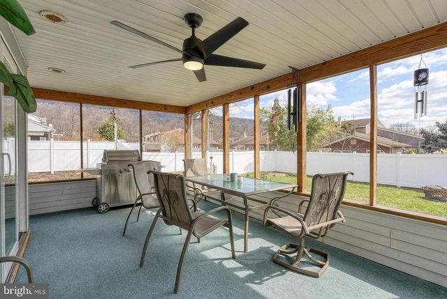 118 MOUNTAIN VIEW DRIVE, Enola, PA 17025