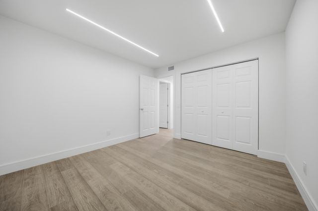 1391 E GOLFVIEW Drive 1391, Pembroke Pines, FL 33026