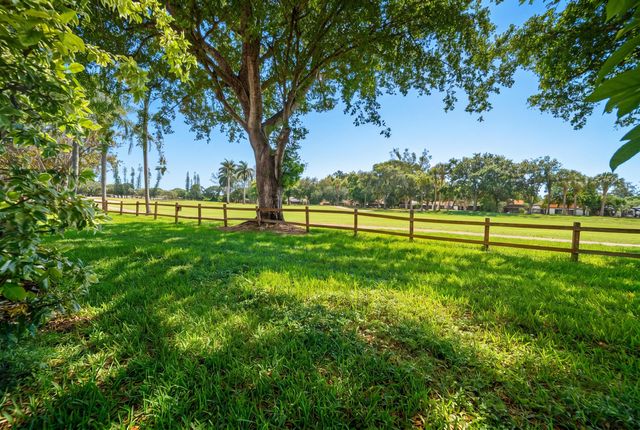 1391 E GOLFVIEW Drive 1391, Pembroke Pines, FL 33026