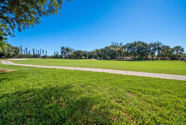 1391 E GOLFVIEW Drive 1391, Pembroke Pines, FL 33026