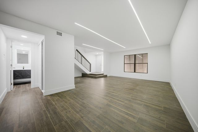 1391 E GOLFVIEW Drive 1391, Pembroke Pines, FL 33026